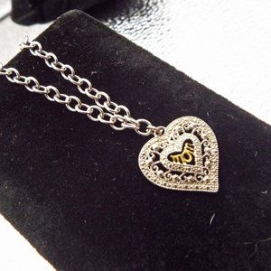 VINTAGE GOLDEN "MOM" STERLING SILVER FILIGREE HEART CHARM ON CHAIN BRACELET 12